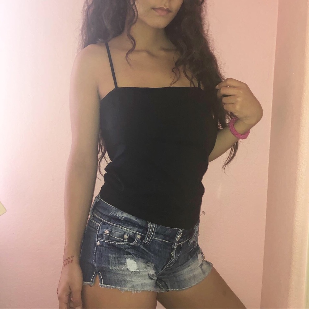 Simple Black Tank - Picture 3 of 4